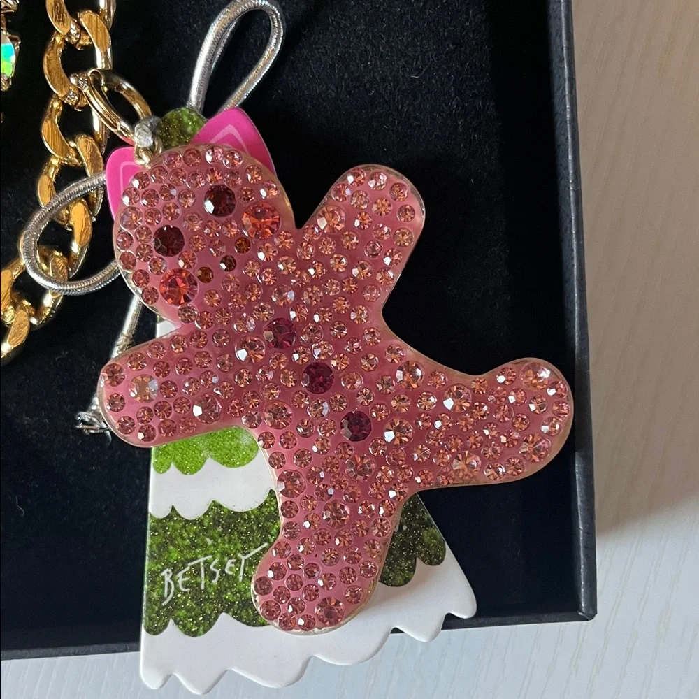 Betsey Johnson Gold Tone and detachable Pink Gingerbread ornament Necklace - Picture 3 of 7